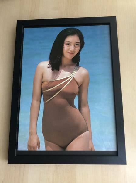 kj ★額装品★ 中村久美 グラビア セクシー 水着 貴重写真 A4サイズ額入り ポスター風デザイン 夢千夜日記 女優 昭和レトロ