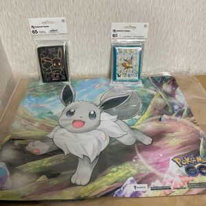 未使用　海外イーブイプレイマット＋デッキシールド2個　ポケモンカード