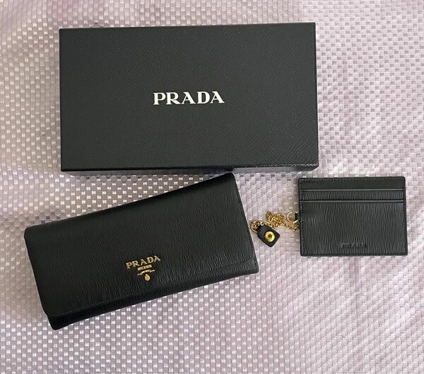 【週末限定値下げ！】PRADA プラダ パスケース付き 長財布 ゴールド金具 