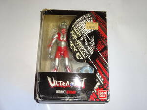 バンダイ ULTRA-ACT・ウルトラマン(2010年版) 中古現状品