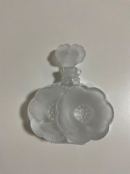 希少のフェイク品 ルネ・ラリック Lalique ふたつの花 香水瓶