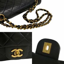 極 美品 カード シールあり 2番台 CHANEL シャネル マトラッセ ダブルフラップ ラムスキン チェーン ショルダーバッグ ブラック 24606_画像4