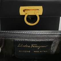 1円 美品 Salvatore Ferragamo サルヴァトーレフェラガモ ガンチーニ レザー 本革 ハンドバッグ ミニ トートバッグ ネイビー 紺 16371_画像2