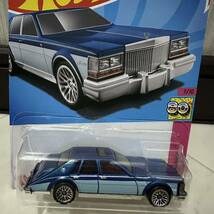 アソート飛ばしの為国内販売なし！　Pアソート　ホットウィール Hotwheels '82 CADILLAC SEVILLE キャデラック セビル　青　ブルー　blue_画像2