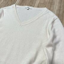 ★送料360円★美品 カシミア100% UNIQLO ユニクロ カシミヤ ニット セーター 長袖 サイズXL 白 ホワイト Vネック レディース R-5608_画像2