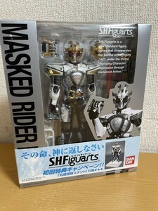 【未開封品】S.H.Figuarts 仮面ライダーイクサ 仮面ライダーキバ　初回特典キャンペーン「名護語録スタンド付属」