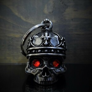 米国製 Bravo Bells 王冠 キング 赤目 スカル 3D ベル [King Skull] Made in USA 魔除け お守り バイク 鈴 アクセサリー ガーディアンベルの画像2