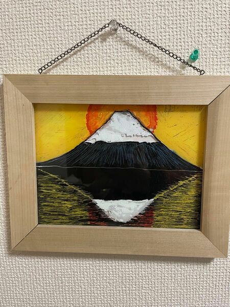 昔作ったガラスを削って色をつけるやつ　富士山