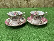 2B77 ROYAL ALBERT ロイヤルアルバート カップ＆ソーサー Bone China ENGLAND コーヒーカップ ティーカップ 2客セット 花柄 金彩 中古品_画像1