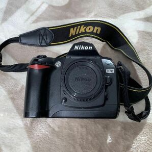 Nikon　デジタル一眼カメラ　D70