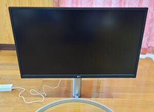 LG　モニター　4K　27インチ　フチにキズあり 27UL550-W