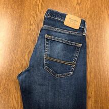 【FB403】Abercrombie&Fitch W30 L32 色落ち加工 ジーンズ ジーパン デニムパンツ ストレッチ生地 スキニー ブランド古着 アバクロ送料無料_画像1