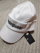 新品 定価5830 マンシング MunsingWear ツバ付き ニットキャップ ホワイト 白（56-60cm）エンボイ 帽子 ゴルフウェア 軽量_画像1