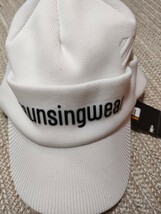 新品 定価5830 マンシング MunsingWear ツバ付き ニットキャップ ホワイト 白（56-60cm）エンボイ 帽子 ゴルフウェア 軽量_画像2