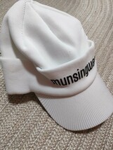 新品 定価5830 マンシング MunsingWear ツバ付き ニットキャップ ホワイト 白（56-60cm）エンボイ 帽子 ゴルフウェア 軽量_画像3