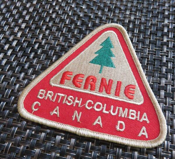 三角赤砂◆激渋カナダ FERNIE CANADA フェルニエ ファーニー スキー 雪山登山 ブリテッシュ コロンビア 刺繍ワッペン激渋◎アルペン◇DIY