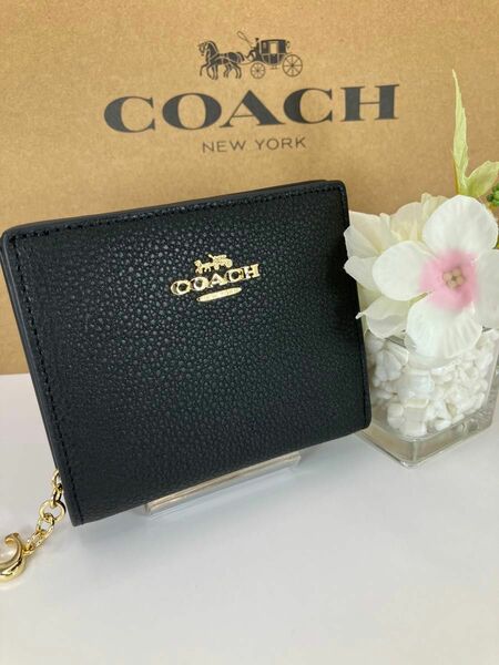新品　未使用　COACH コーチ ブラックスモール二つ折り財布　箱、紙袋付き