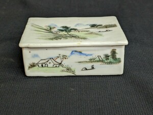 詳細不明 古い 色絵磁器 小物 蓋物 山水図 中国? 幅約10cm