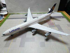 送料込！ GJ　1/200 ルフトハンザ　Lufthansa A340-300 D-AIFC 旧塗装