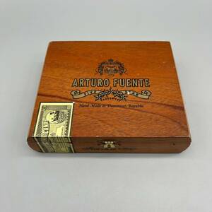 ARTURO FUENTE アルトゥーロ・フエンテ 葉巻の空箱 葉巻入れ 木箱 シガー ケース ドミニカ共和国 稀少 レア