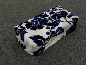  tissue case . tissue cover 