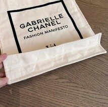 訳ありシャネルノベルティトートバッグ　Chanel シャネル　V&A美術館　コラボトートバッグ　ガブリエル　エコバッグ　キャンパスバッグ新品_画像6