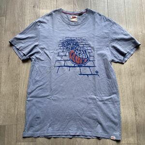 送料無料 古着【リーバイス　Tシャツ　Mサイズ】水色