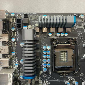 ☆GIGABYTE GA-P67A-UD3R-B3 LGA1155 マザーボード ギガバイト 現状☆の画像2