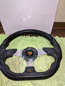 MOMO ・ステアリング momo，Racing　【ホーン・ボタン付き】　３２π(320mm）【カーボン柄】【未装着】