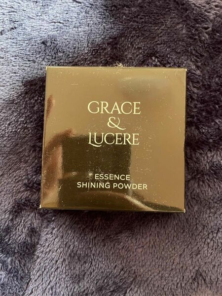 GRACE&LUCERE エッセンスシャイニングパウダー