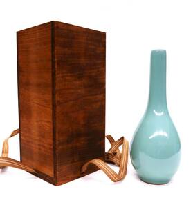 諏訪蘇山「一輪生」共箱 高さ 約22cm 幅 約8.5cm 青磁 花器 花瓶 華道具 茶道具 