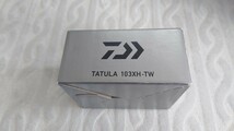 美品 ダイワ DAIWA 14 タトゥーラ TATULA 103XH-TW 右巻 (検 モアザン スティーズ ソルティガ セルテート イグジスト エメラルダス_画像8