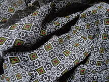 古布/昭和レトロ　グレイ系の四角柄の洗い張り（正絹）裂き織などに_画像8