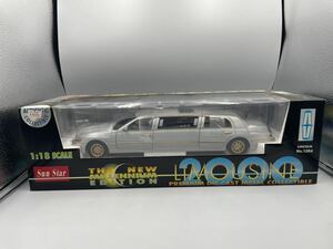 サンスター 　1/18 シルバー　2000 LIMOUSINE