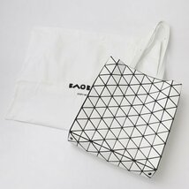 極美品 定価8.8万 バオバオ イッセイミヤケ BAO BAO ISSEY MIYAKE BRICK トートバッグ /ホワイト マット【2400013724906】_画像1