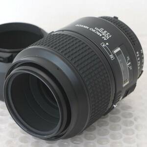 Nikon AF MICRO NIKKOR 105mm f/2.8 D + HS-7 メタルフード