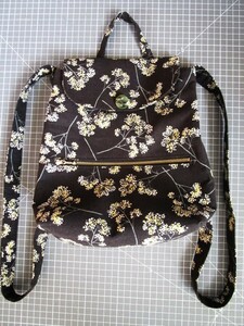 ★美品＊手作り・リュック＊黒＊花柄＊裏地付き