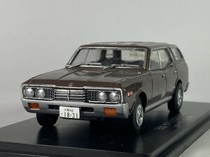 [ジャンク] 日産 セドリックバン V330 (カーペット店仕様) 1/43 - アシェット 懐かしの商用車コレクション