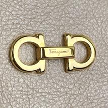 美品●Salvatore Ferragamo フェラガモ ダブルガンチーニ ハンドバッグ チェーン ゴールド金具 腕掛け トートバッグ レザー ピンクベージュ_画像3