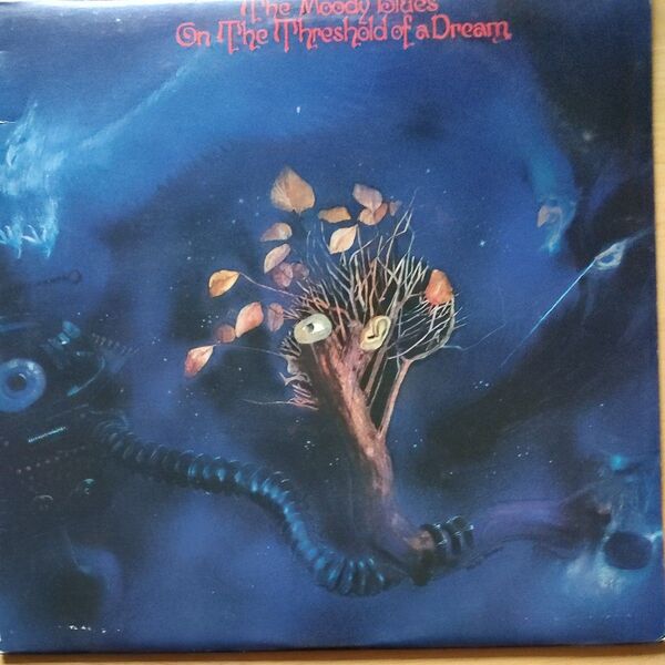 THE MOODY BLUES/On The Threshold Of a Dream