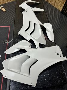 パニガーレ22〜23'V4用ドゥカティパフォーマンス製ABS樹脂カウルセット　V4S V4R ドゥカティPanigale