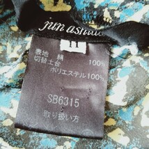 か084 ジュンアシダ jun ashila サイズ11 L相当 絹100％ 5部袖 柄ブラウス シャツ ワキパット付 スカーフ付 洋服_画像3