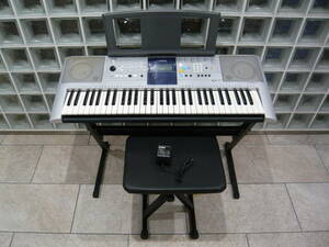 ☆ ヤマハ株式会社 YAMAHA ポータブル キーボード PSR-E323 61鍵盤 タッチレスポンス スタンド イス付き エレクトーン 電子ピアノ ☆