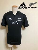 【新品】 adidas ALL BLACKS アディダス ラグビー オールブラックス 1ST レプリカ ジャージ ユニフォーム サイズM 半袖 黒 AP5663_画像1