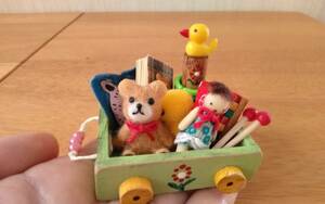 ミニチュアおもちゃ箱　ハンドメイド　ドールハウス　ミニテディベア　樹脂粘土　小さな小物雑貨お人形