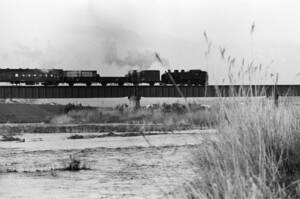 飾って楽しむ鉄道写真（去りゆく蒸気機関車：倉吉線 ） NO.63820043