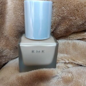 RMK リクイドファンデーション102 30ml 