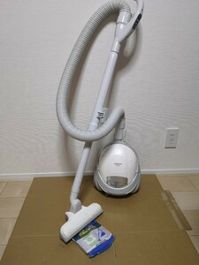 HITACHI 紙パック式 掃除機 CV-VP5 日立 電気掃除機 掃除機 紙パック 白　ホワイト クリーナー