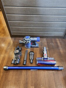 dyson ダイソン コードレスクリーナー 掃除機 V6 fluffy