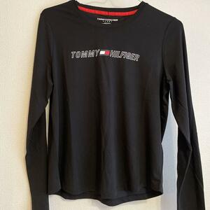 トミーヒルフィガー ロングTシャツ ブラック ロゴ Sサイズ